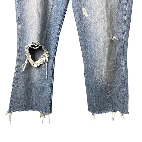 Triarchy Women’s Jeans Distressed Destructed Raw Hem Light Wash Denim Size 30 - Picture 7 of 12